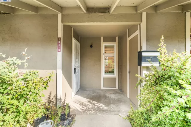 MLS: 41077546 Condo For Sale