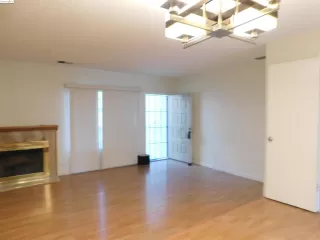 Photo #4: 41077550 Listing