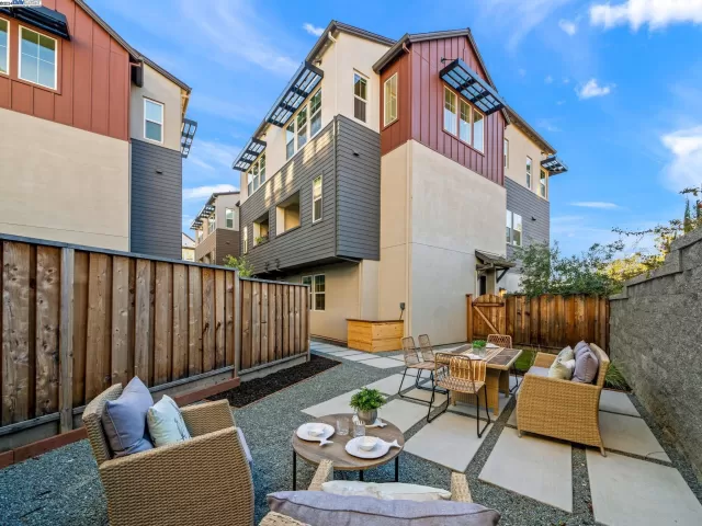 MLS: 41077591 Condo For Sale