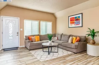 Photo #4: 41077738 Listing