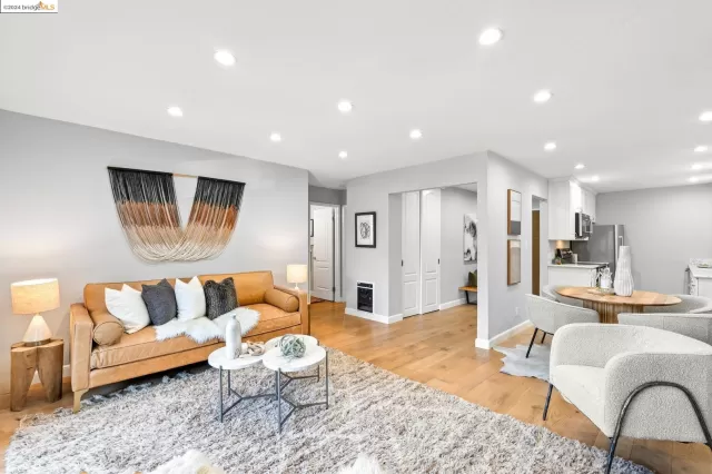 MLS: 41077746 Condo For Sale