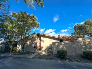 Photo #2: 41077857 Listing