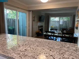 Photo #2: 41078057 Listing 