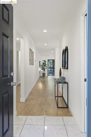 Photo #2: 41078155 Listing