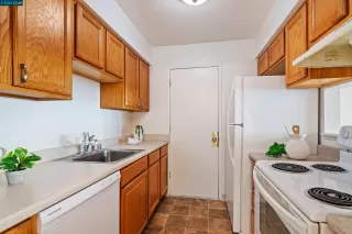 Photo #5: 41078218 Listing 