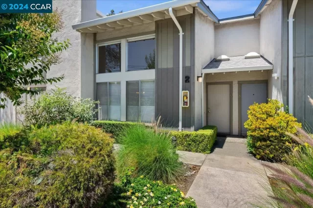 MLS: 41078219 Condo For Sale