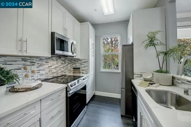 MLS: 41079142 Condo For Sale