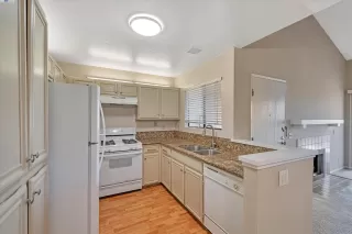 Photo #4: 41079372 Listing