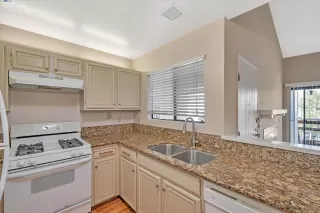 Photo #6: 41079372 Listing