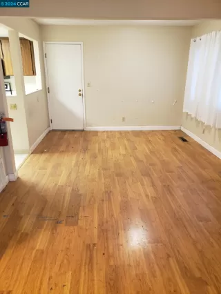 Photo #5: 41079583 Listing