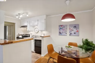 Photo #3: 41079618 Listing