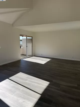 More Details about MLS # 41079949 : 27929 THORNTON CT