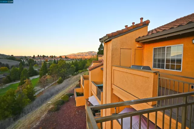 MLS: 41080024 Condo For Sale