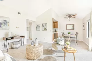 Photo #5: 41080046 Listing 