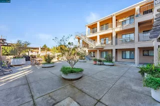 Photo #4: 41080104 Listing