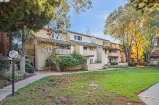 More Details about MLS # 41080307 : 2700 OAK RD # 20