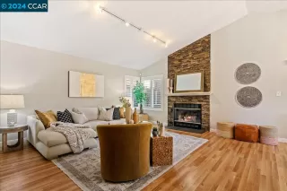 Photo #6: 41080366 Listing