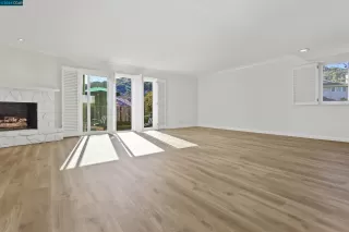 Photo #4: 41080396 Listing