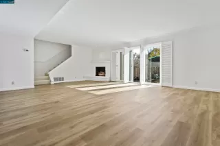 Photo #6: 41080396 Listing