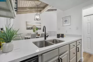 Photo #2: 41080431 Listing 