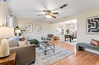 Photo #2: 41080462 Listing