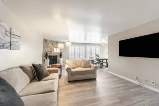 More Details about MLS # 41080535 : 1550 BANCROFT AVE # 431