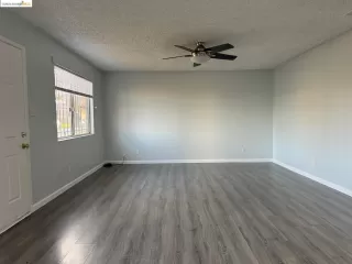 Photo #5: 41080694 Listing