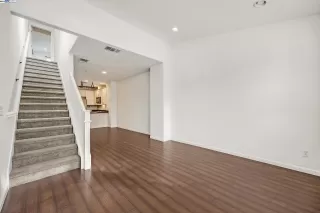 Photo #6: 41080791 Listing