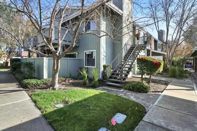 MLS: 41080934 Condo For Sale