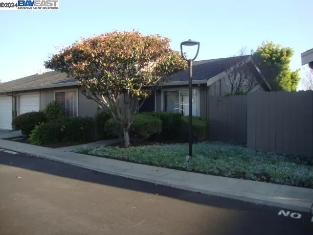 MLS: 41080957 Condo For Sale
