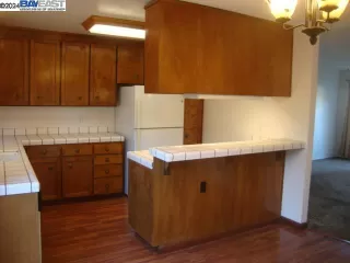 Photo #4: 41080957 Listing