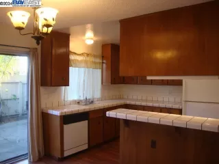 Photo #5: 41080957 Listing
