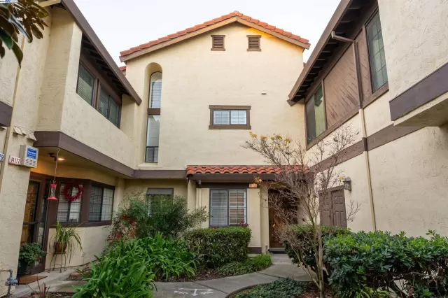 MLS: 41081069 Condo For Sale