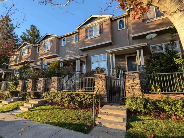 MLS: 41081187 Condo For Sale