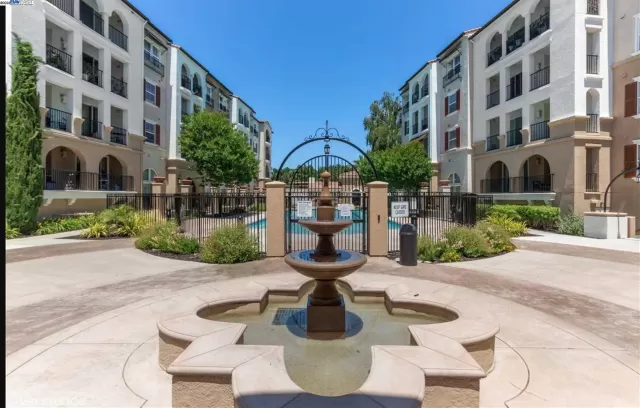 MLS: 41081373 Condo For Sale