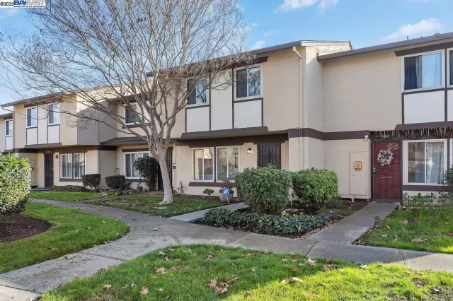 MLS: 41081739 Condo For Sale