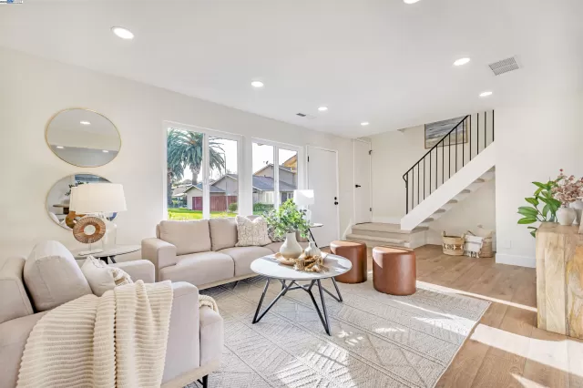 MLS: 41081844 Condo For Sale