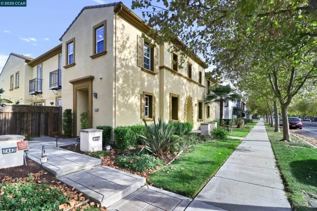 MLS: 41082004 Condo For Sale