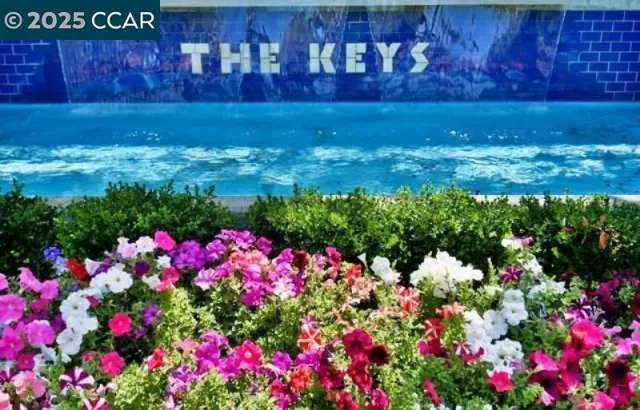 MLS: 41082090 Condo For Sale