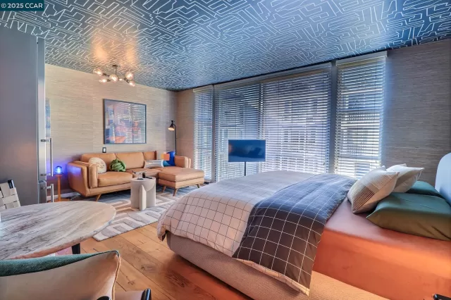 MLS: 41082124 Condo For Sale