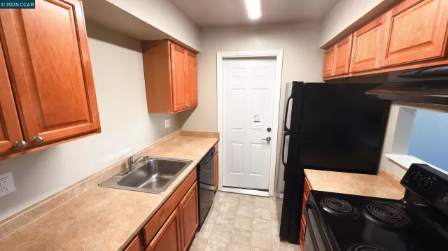 MLS: 41082136 Condo For Sale