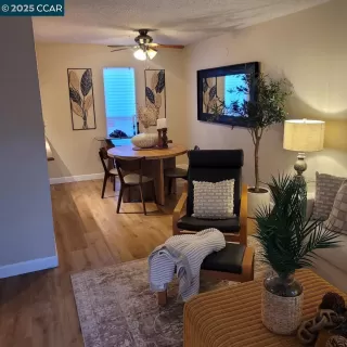 Photo #3: 41082182 Listing