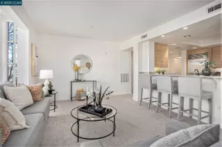 Photo #5: 41082204 Listing