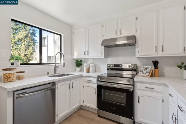 MLS: 41082222 Condo For Sale