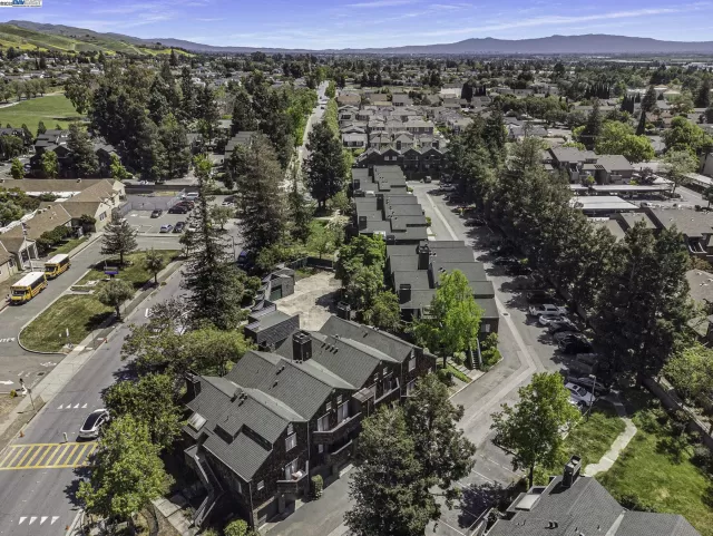 MLS: 41082384 Condo For Sale