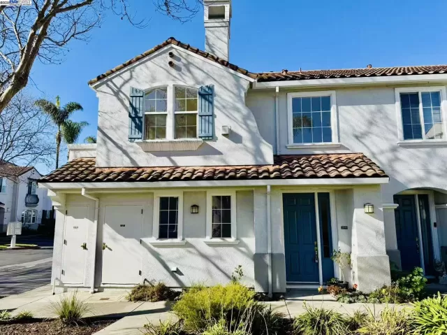 MLS: 41082485 Condo For Sale