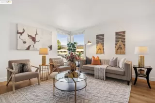 Photo #2: 41082582 Listing