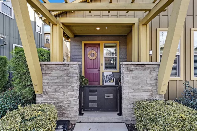 MLS: 41082584 Condo For Sale