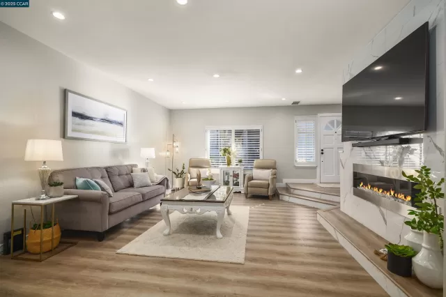 MLS: 41082685 Condo For Sale