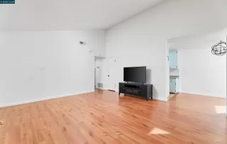 Photo #3: 41082736 Listing